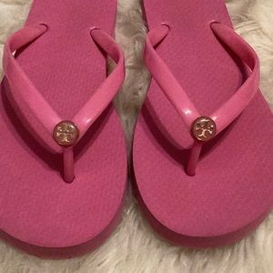 TORY BURCH Flip Flops Fuscia